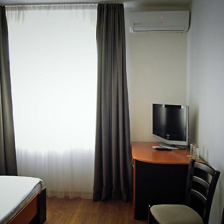 Pension Delia Gardens ทิมิชัวรา ภายนอก รูปภาพ