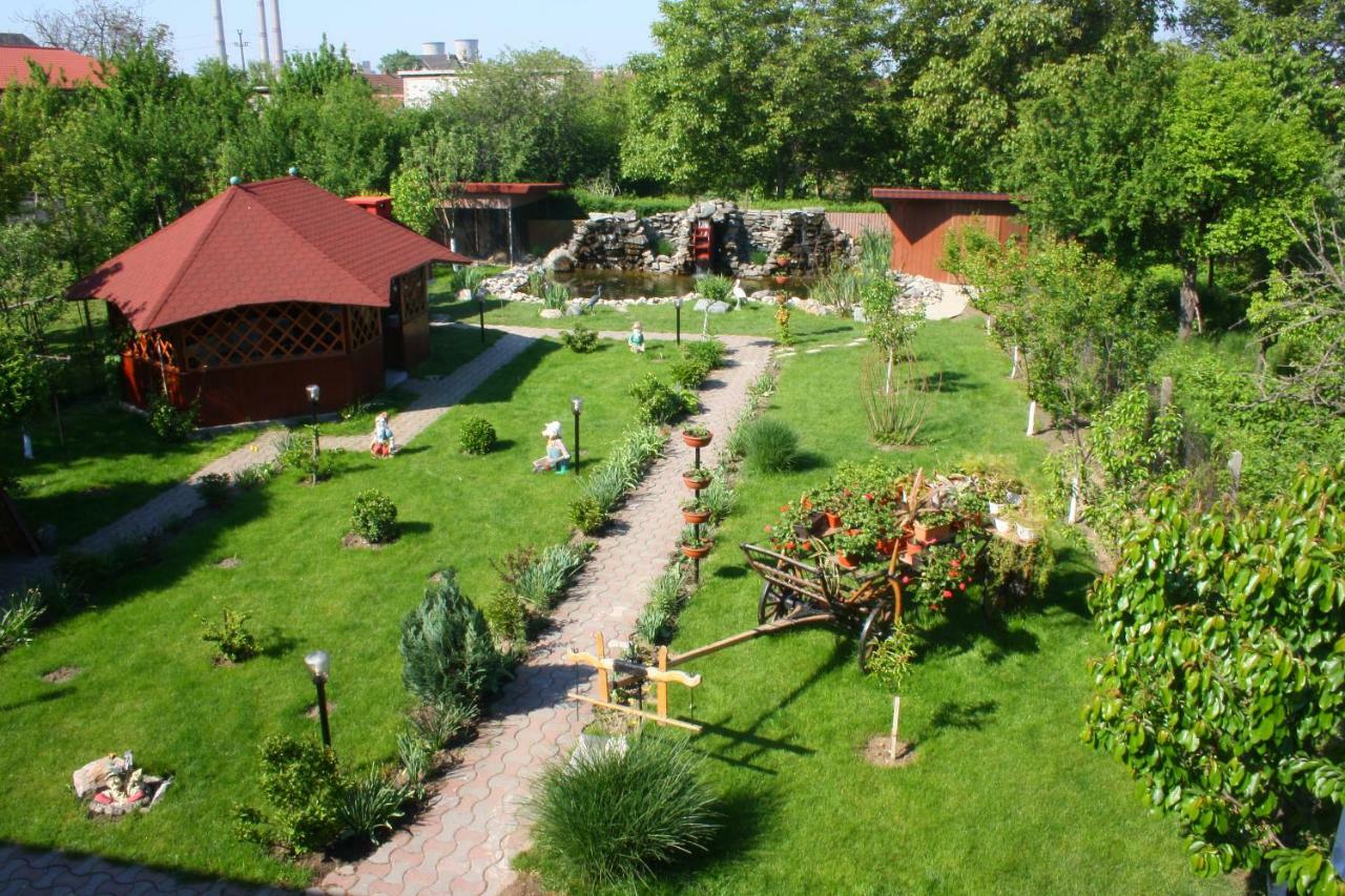 Pension Delia Gardens ทิมิชัวรา ภายนอก รูปภาพ